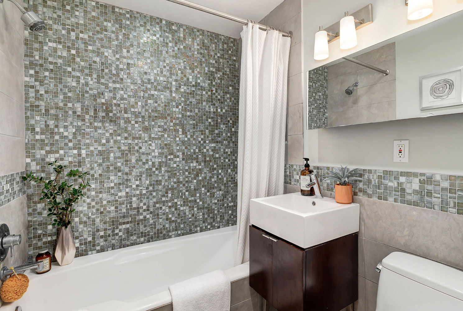 1017 Pearl Street,SANTA MONICA,California,90405,2 Bedrooms Bedrooms,2 BathroomsBathrooms,Condominium,Pearl Street,1061
